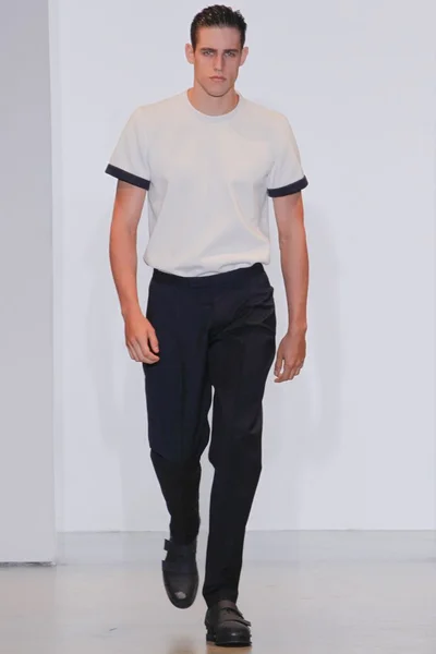 Look 3